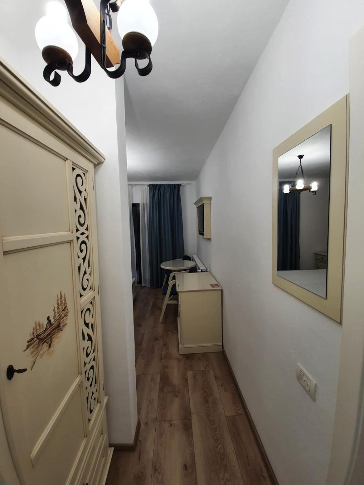 Pensiunea Iasmina Si Pescarul Călimăneşti Exterior foto